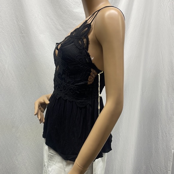 Stella Tweed Black Crochet Lace Adella Bralette NWT - Picture 7 of 8